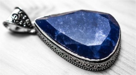 Sapphire Pendant - Sapphire Meaning and Uses - Elune Blue (Crystal Meanings)